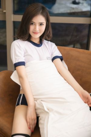 浴缸里的女人